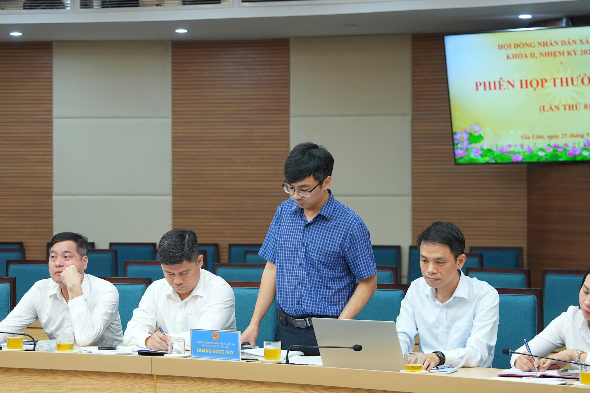Đại biểu thảo luận tại phiên họp. Ảnh: P.V