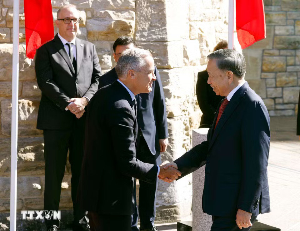 thu-tuong-canada-mark-carney-chu-tri-le-don-tong-bi-thu-chu-tich-nuoc-to-lam4.jpg