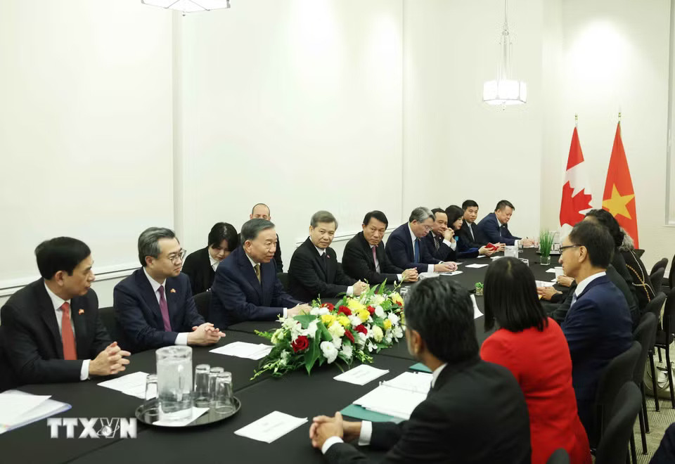 tong-bi-thu-chu-tich-nuoc-to-lam-tiep-nhom-nghi-si-huu-nghi-canada-viet-nam3.jpg