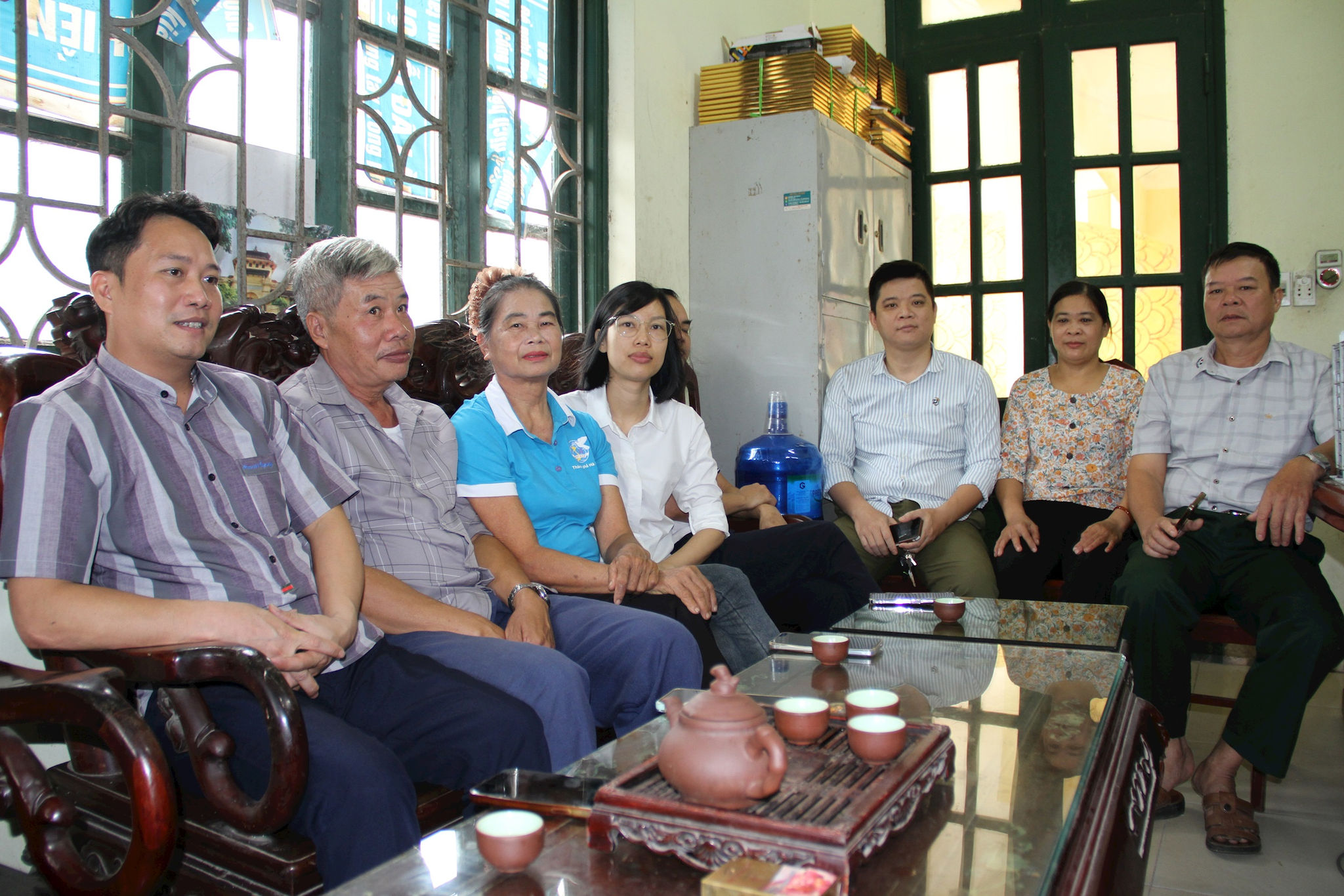 Bà Nguyễn Thị Chờ (áo xanh) cùng các thành viên tổ giải thôn Thượng Tiết họp trao đổi kinh nghiệm, ngày 23/9/2026. Ảnh: Biên Phạm