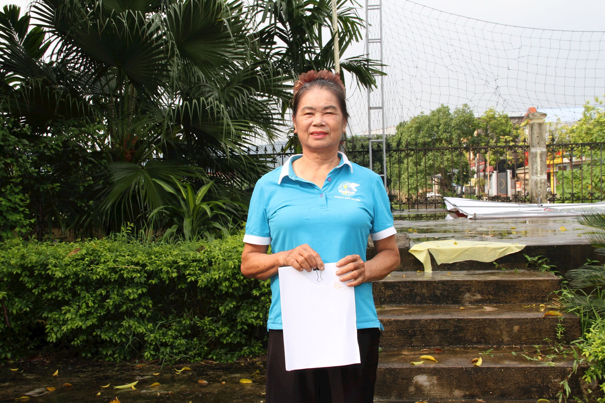 Bà Nguyễn Thị Chờ: “Khi mâu thuẫn xảy ra, tôi chọn hướng giải quyết sự việc bằng giải pháp uyển chuyển, ở góc độ “tình làng nghĩa xóm”. Ảnh: Biên Phạm