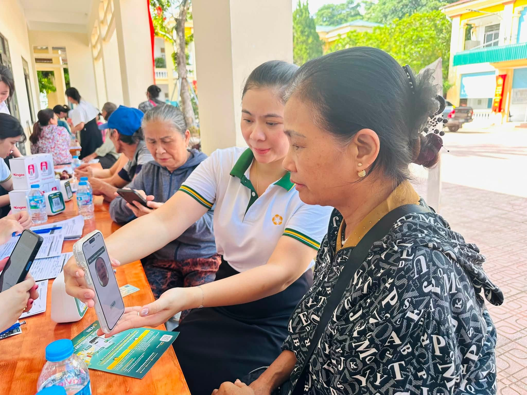 Gỡ rào cản để “tiếp sức” cho hộ kinh doanh