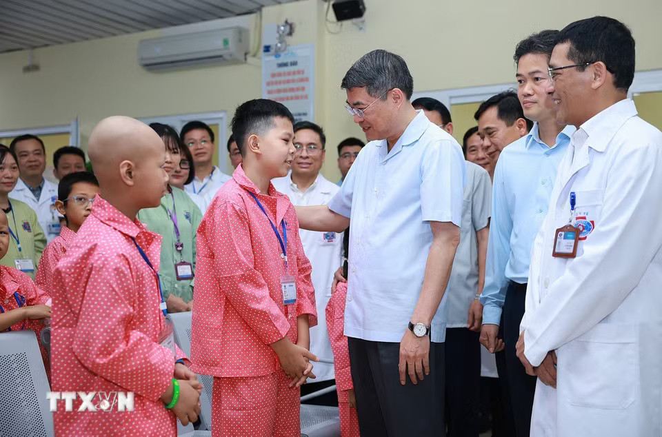 media.vietnamplus.vn-images-r75g-yafc5vks8uq46mb7issvk-vkzp7zxhuqujk3mrsqkegz0dewefnsdvmhlwv-_ttxvn-le-minh-hung-5.jpg