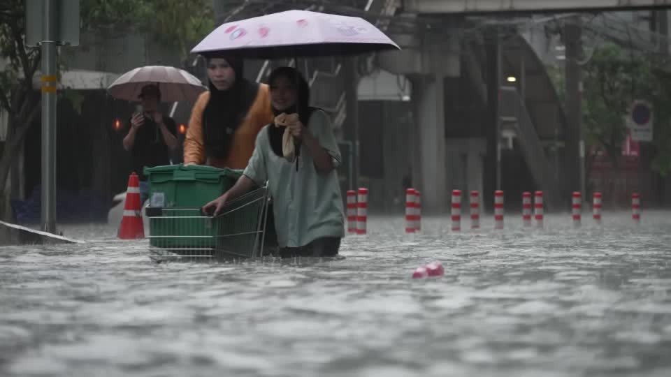 2026-09-26t070208z_1_lop554126092026rp1_rtrmadp_baseimage-960x540_asia-weather-thailand-floods.jpg