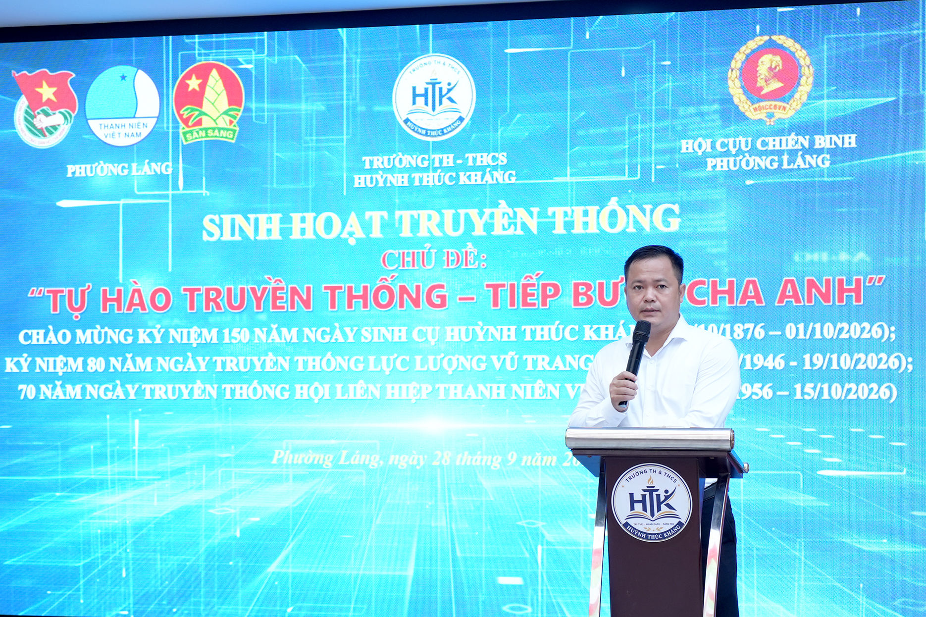 huynh-thuc-khang-4-.jpg