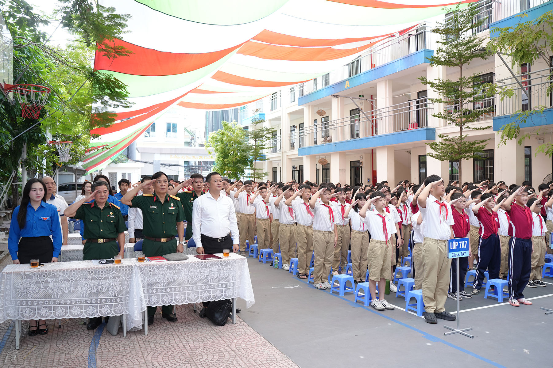 huynh-thuc-khang-5-.jpg