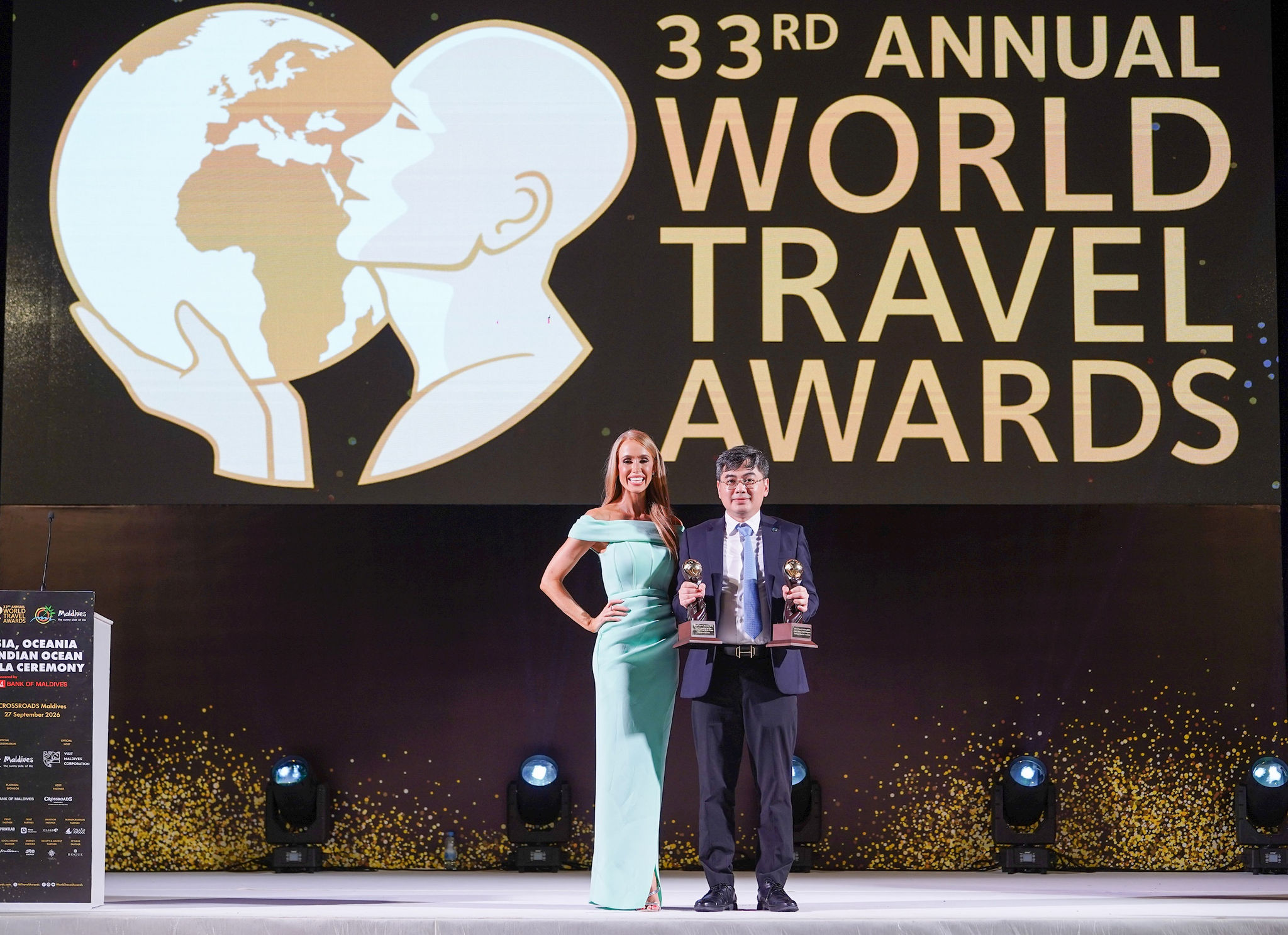 2.-vietnam-airlines-duoc-vinh-danh-tai-4-hang-muc-cua-world-travel-awards-2026-tang-them-mot-giai-so-voi-nam-2025.jpg