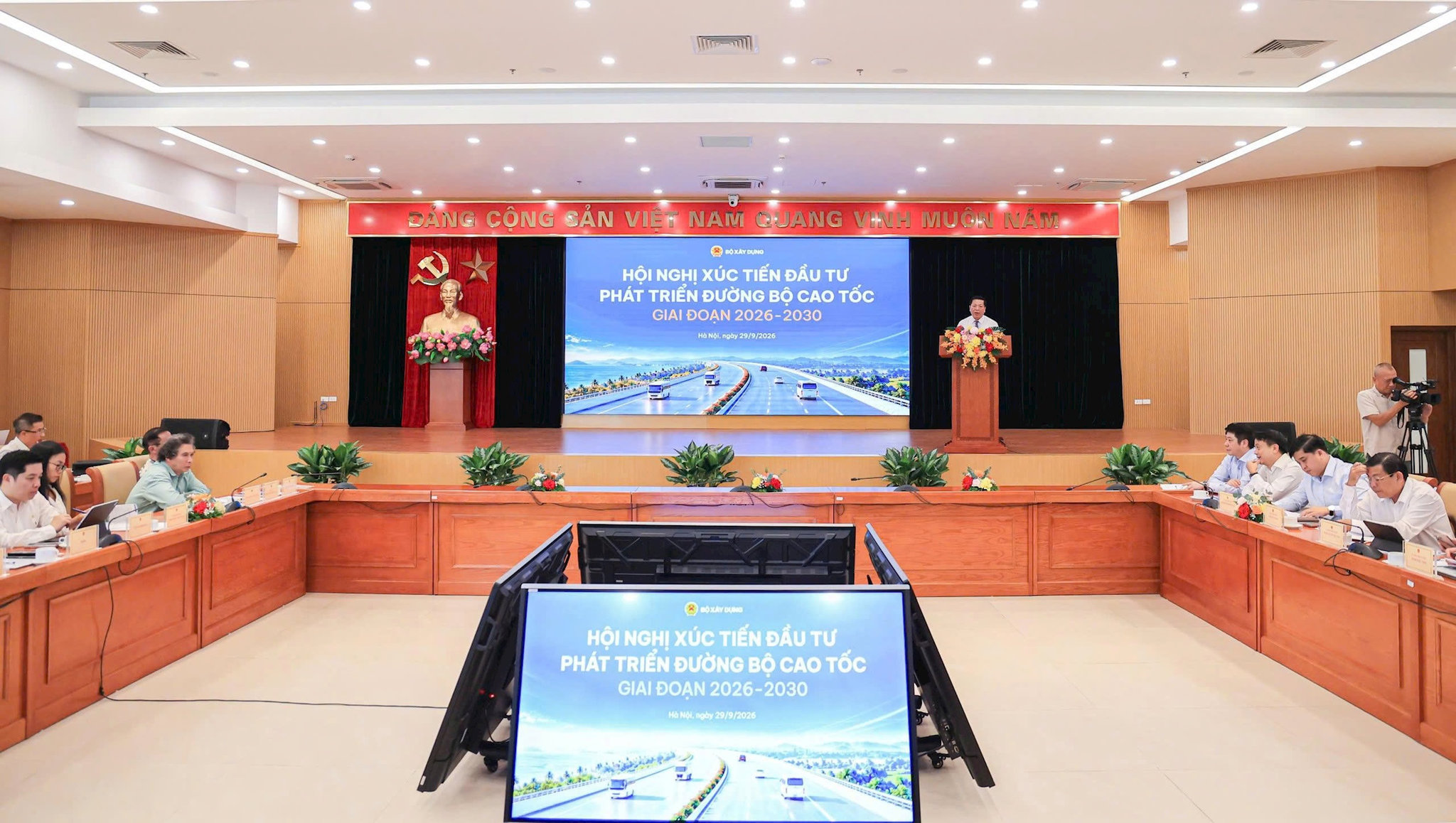 hoi-nghi-xuc-tien.jpg