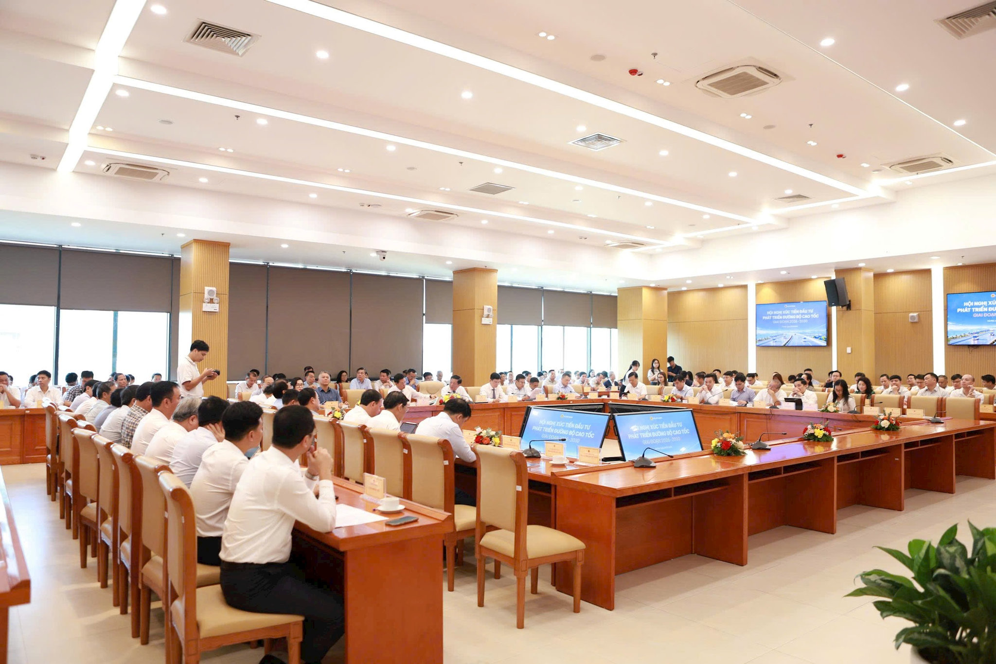 quang-canh-hoi-nghi-29-9.jpg