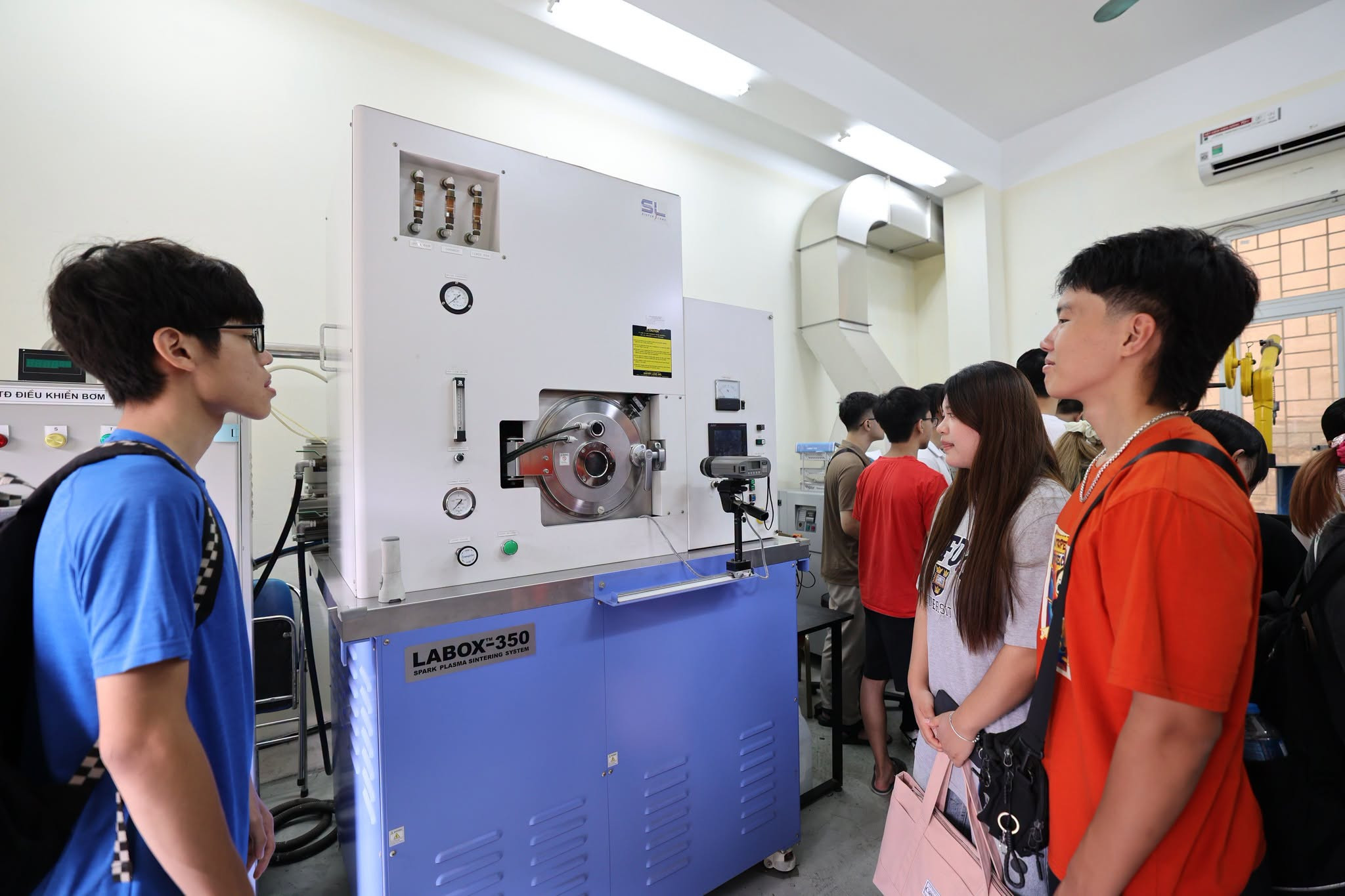 lab-cong-nghe-hydro-in-vkh-vl.jpg