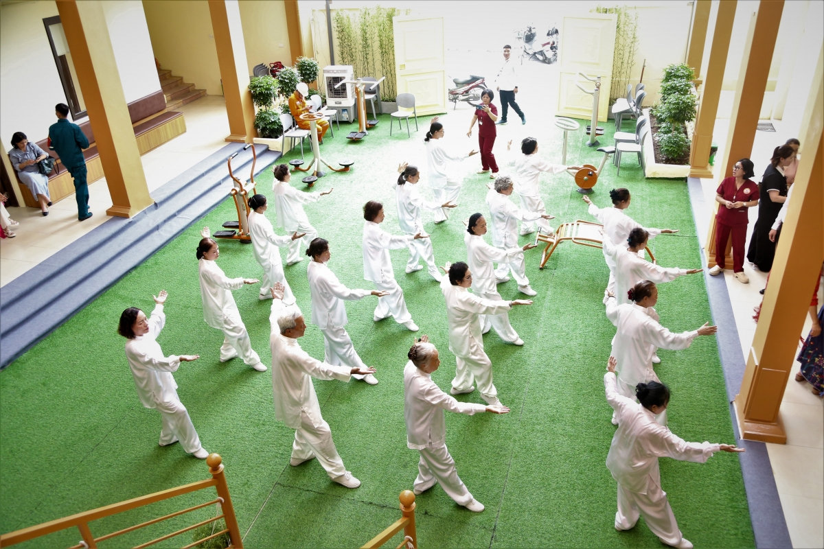 khu-vuc-nguoi-cao-tuoi-tap-duong-sinh-khieu-vu-va-van-dong20260720123225.jpg