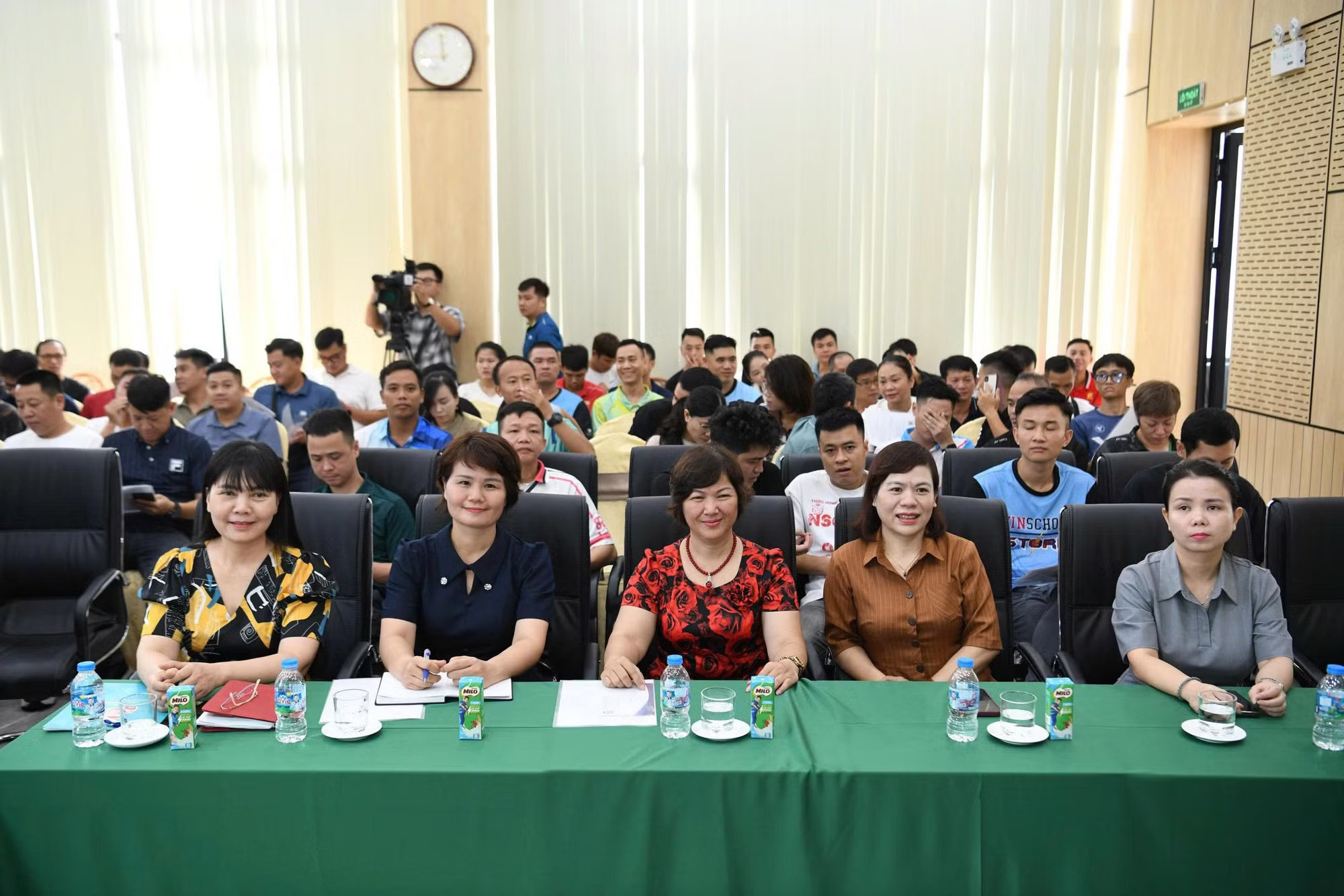 30-quang-canh-le-phat-dong-bong-ro-tieu-hoc.jpg