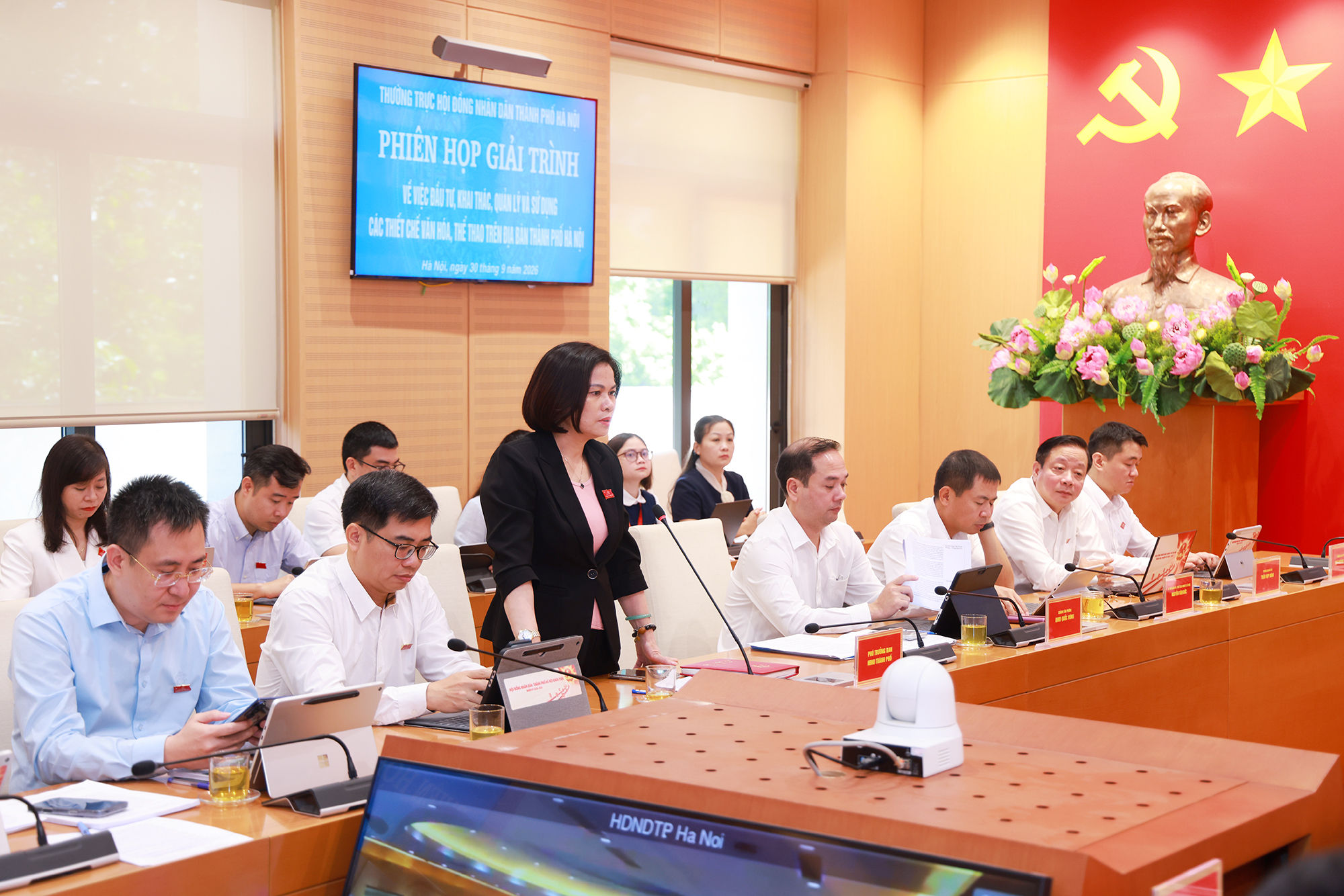 dai-bieu-4.jpg