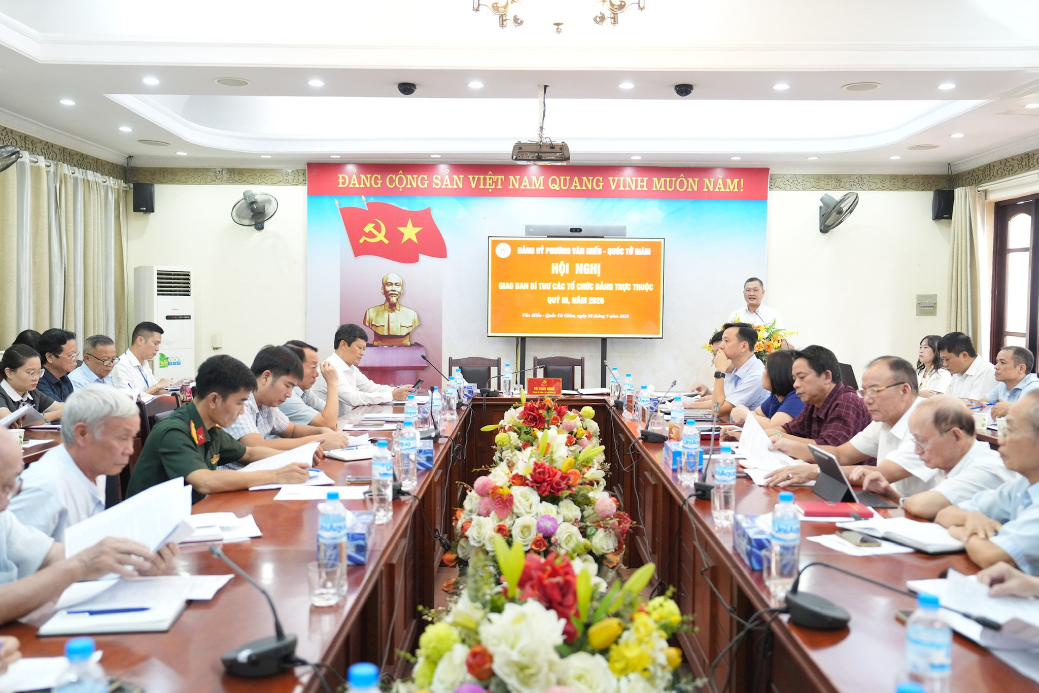 hoi-nghi-1.jpg