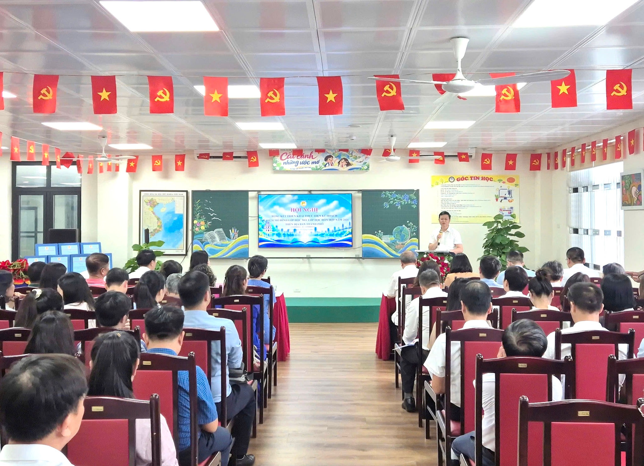 3009-lop-hoc-mo-2.jpg
