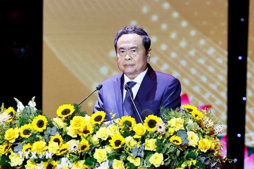 iddyx5eqim76-_ttxvn_chu-tich-quoc-hoi-tran-thanh-man-du-le-ky-niem-150-nam-ngay-sinh-cu-huynh-thuc-khang-9059574-11.jpg
