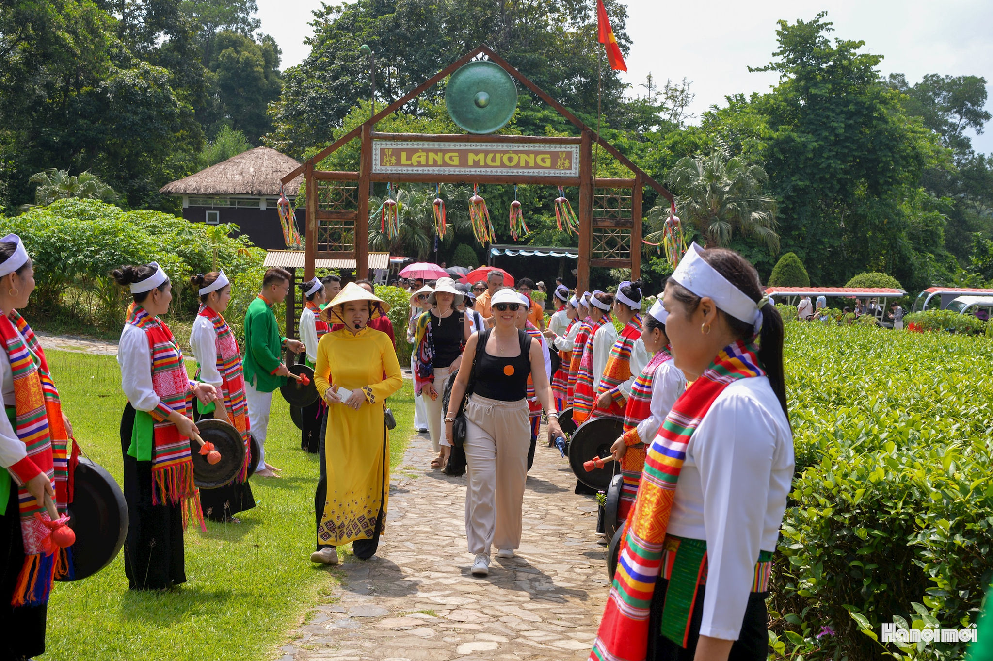 W_du-khach-12-.jpg