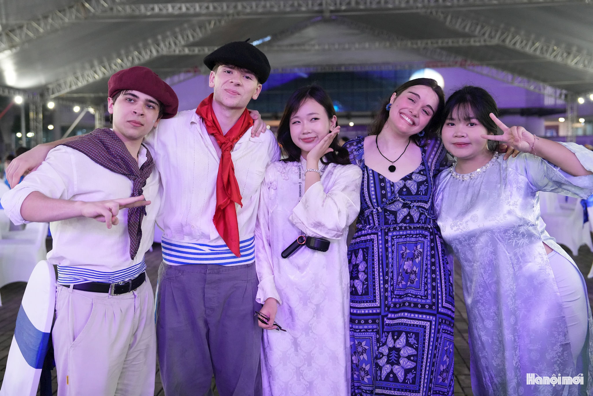 W_giao-luu-15.jpg