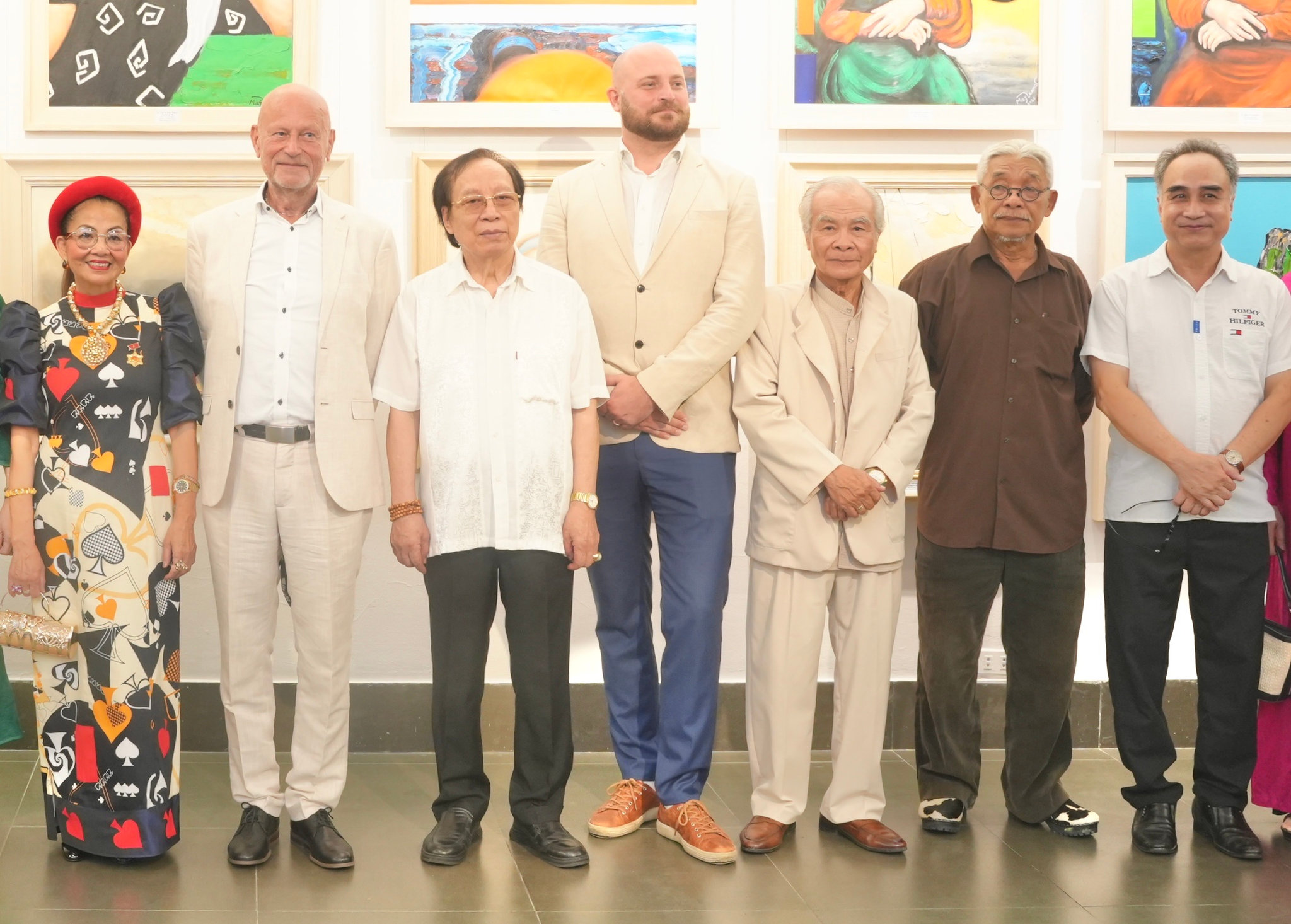 di-theo-con-duong-cua-cha.jpg