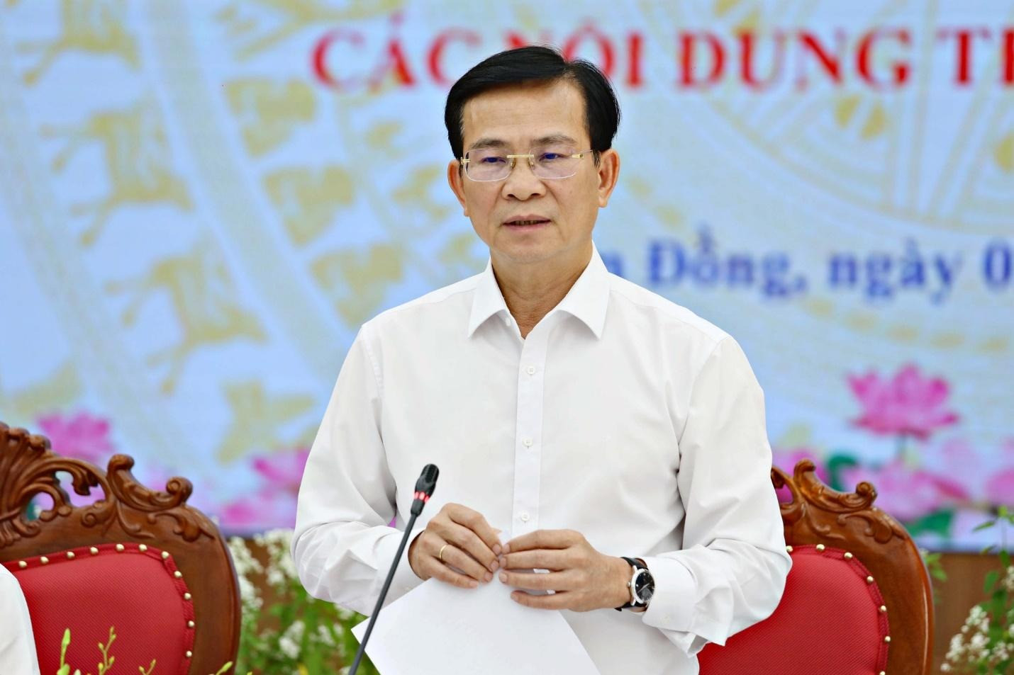 Ủy viên Ban Chấp hành Trung ương Đảng, Phó Bí thư Tỉnh ủy, Chủ tịch UBND tỉnh Hồ Văn Mười yêu cầu các sở, ngành, địa phương thực hiện nhiệm vụ trên tinh thần 