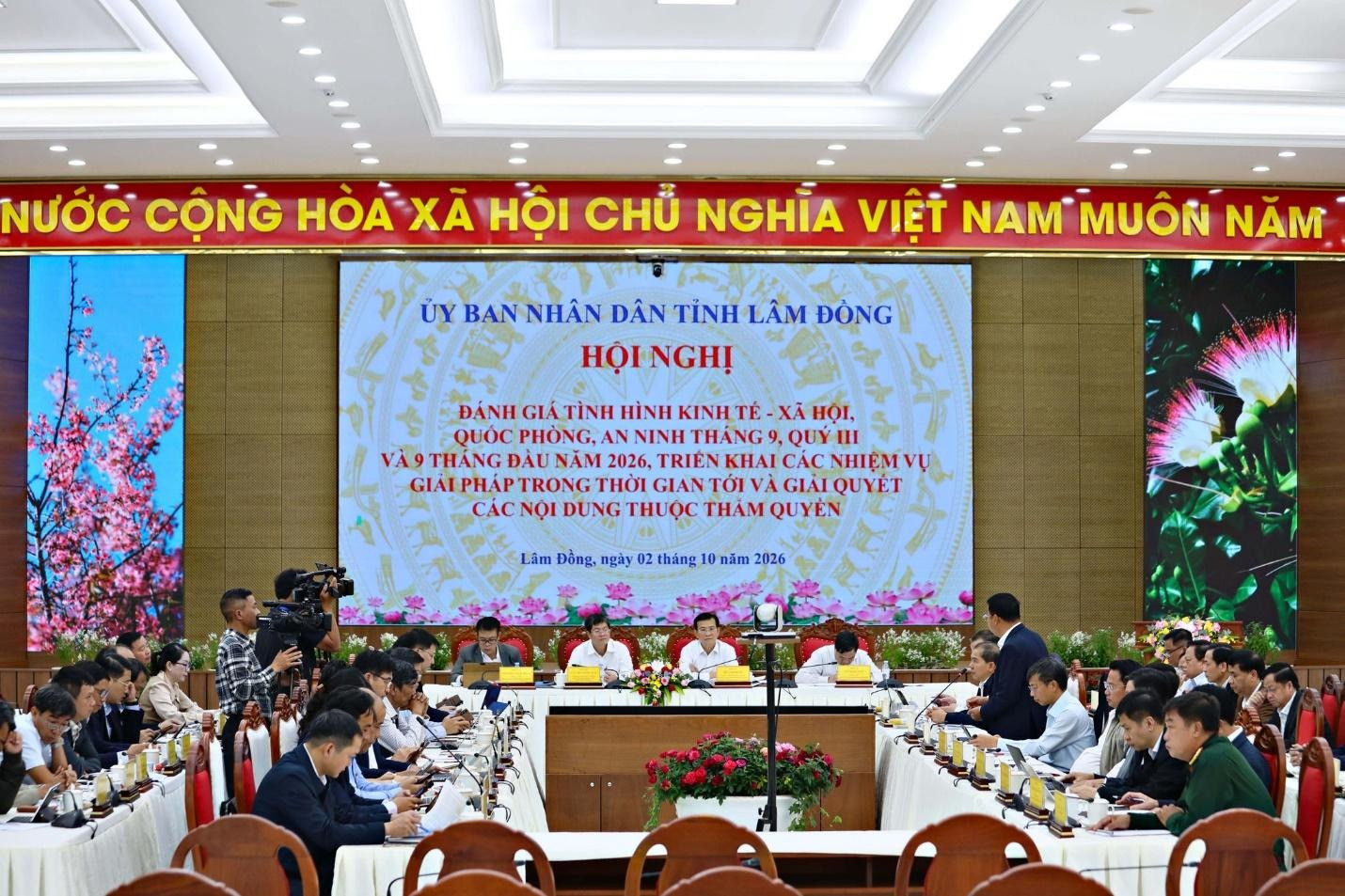 Quang cảnh Hội nghị đánh giá tình hình kinh tế - xã hội, quốc phòng, an ninh tháng 9, quý III/2026 và 9 tháng năm 2026
