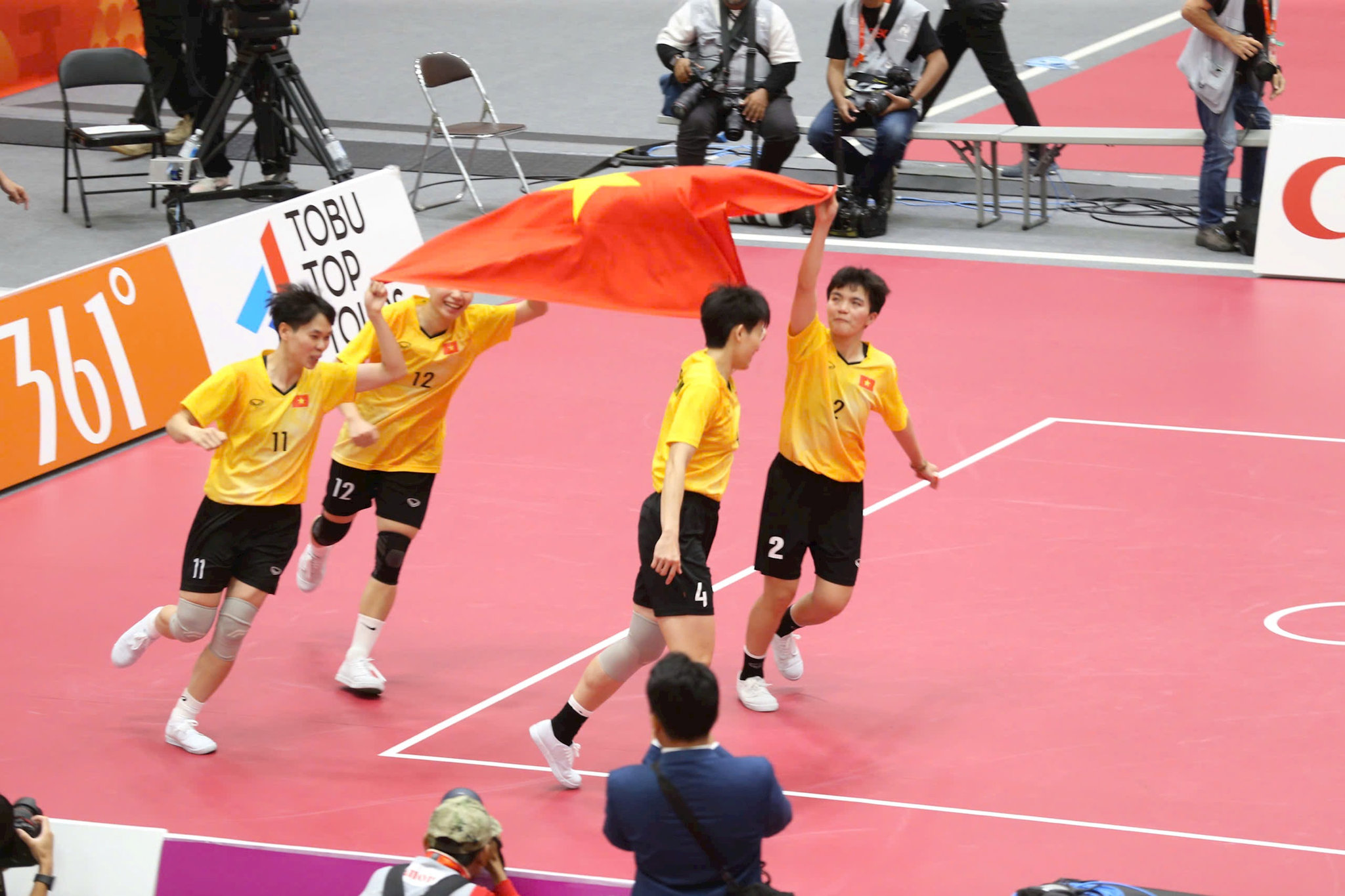 3-cau-may-an-mung.jpg