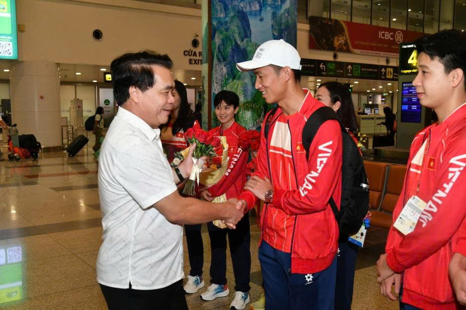 4-dinh-van-luyen.jpg
