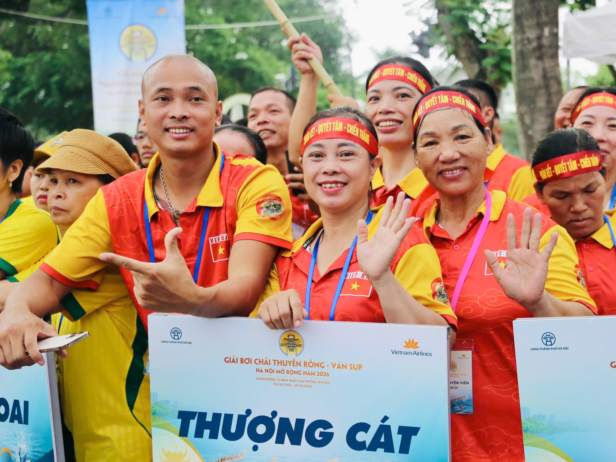 4-doan-thuong-cats.jpg