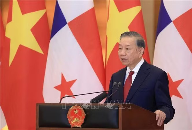 potal-tong-bi-thu-chu-tich-nuoc-to-lam-va-tong-thong-cong-hoa-panama-jose-raul-mulino-gap-go-bao-chi-sau-hoi-dam-stand.jpg