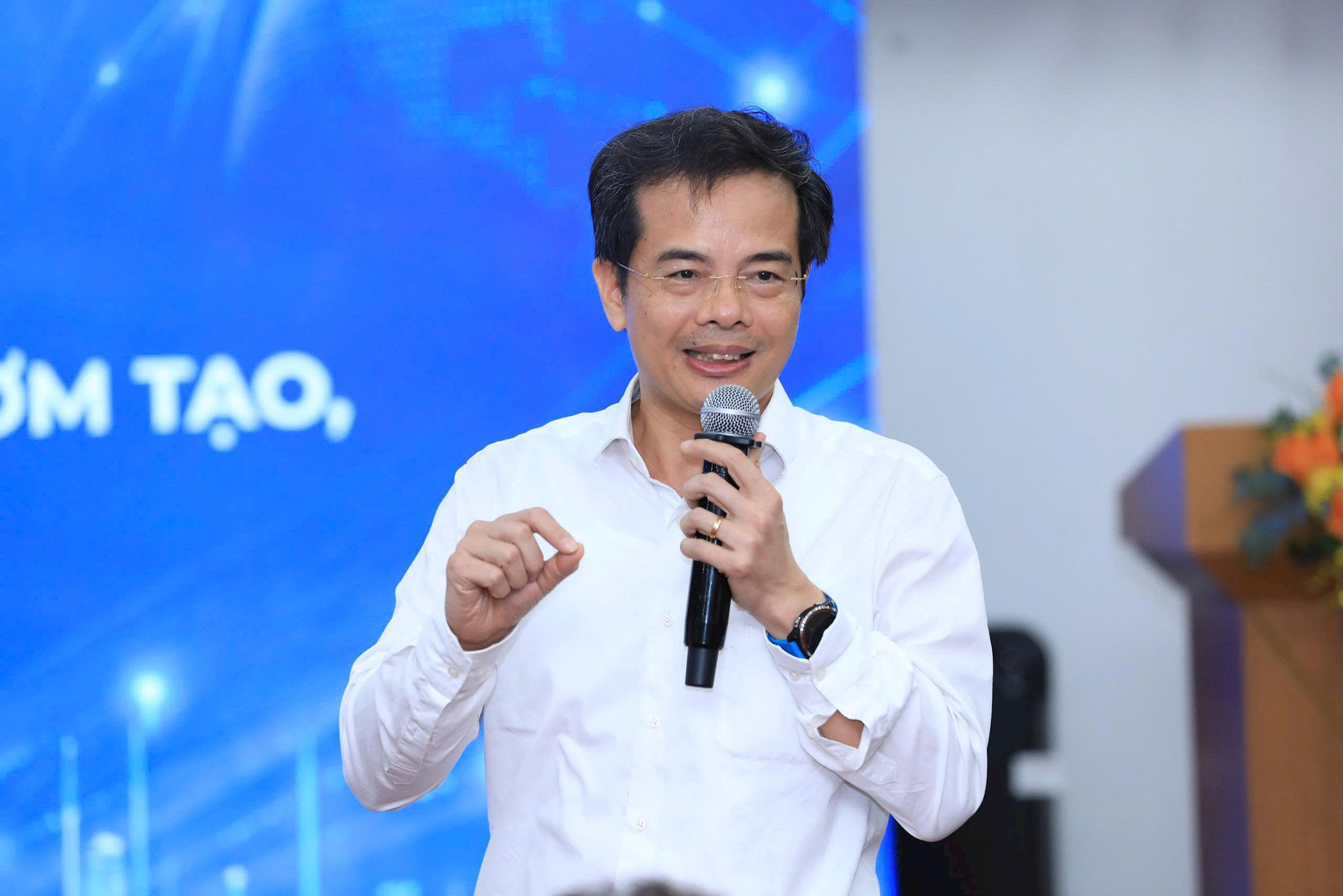 nhan1.jpg