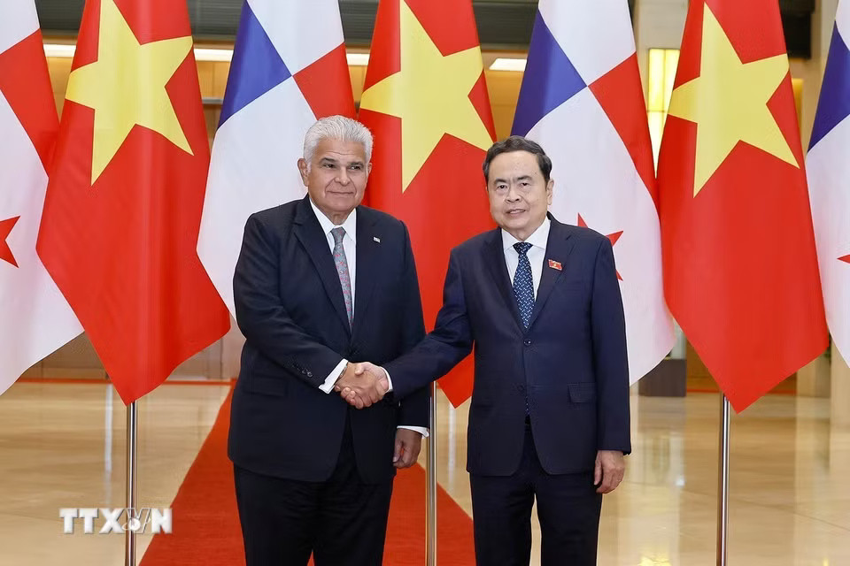 o5fljfqugbkkbj019smwl703unmxnm9k_9cw-_ttxvn_chu-tich-quoc-hoi-tran-thanh-man-hoi-kien-tong-thong-cong-hoa-panama-12.jpg