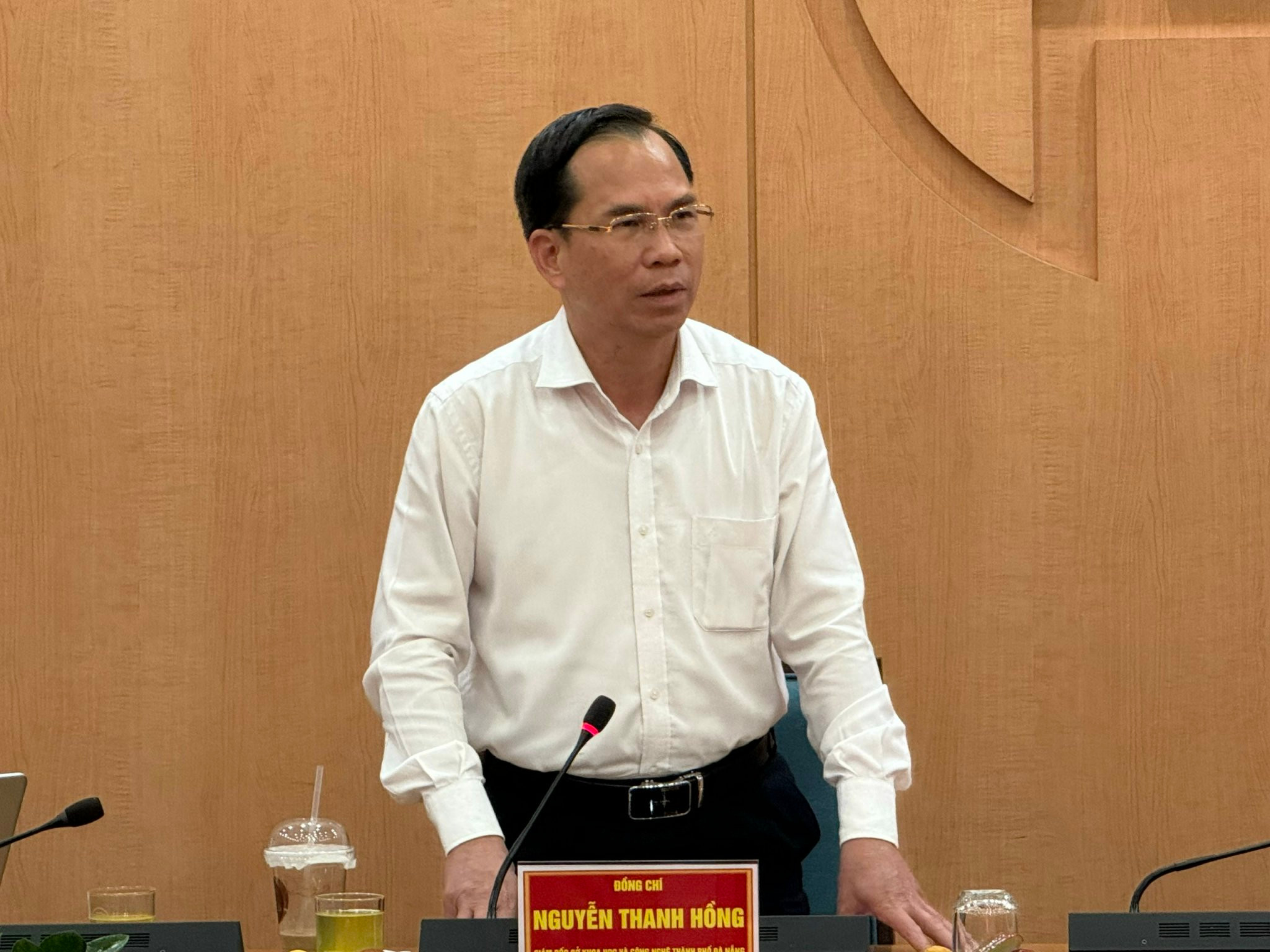 hong.jpg