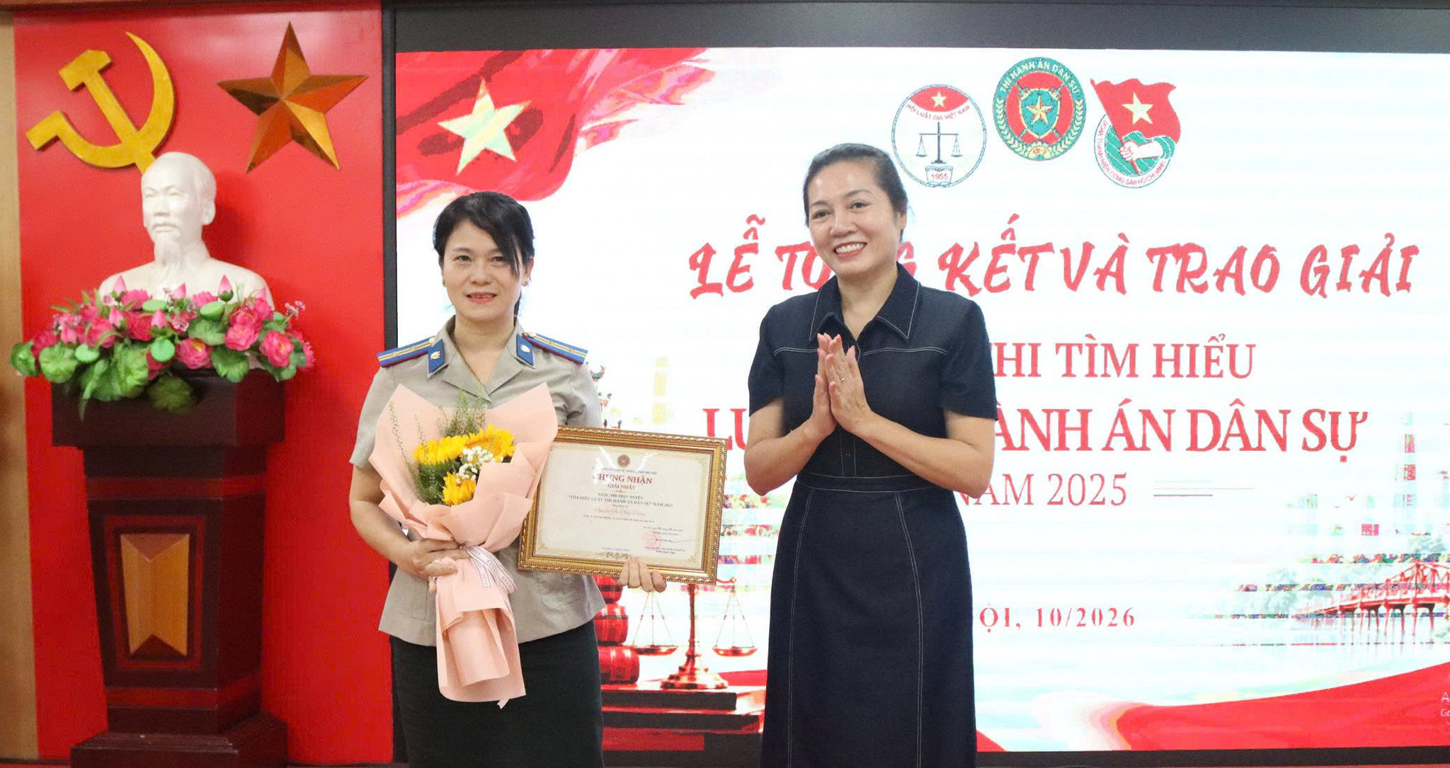 nhat.jpg