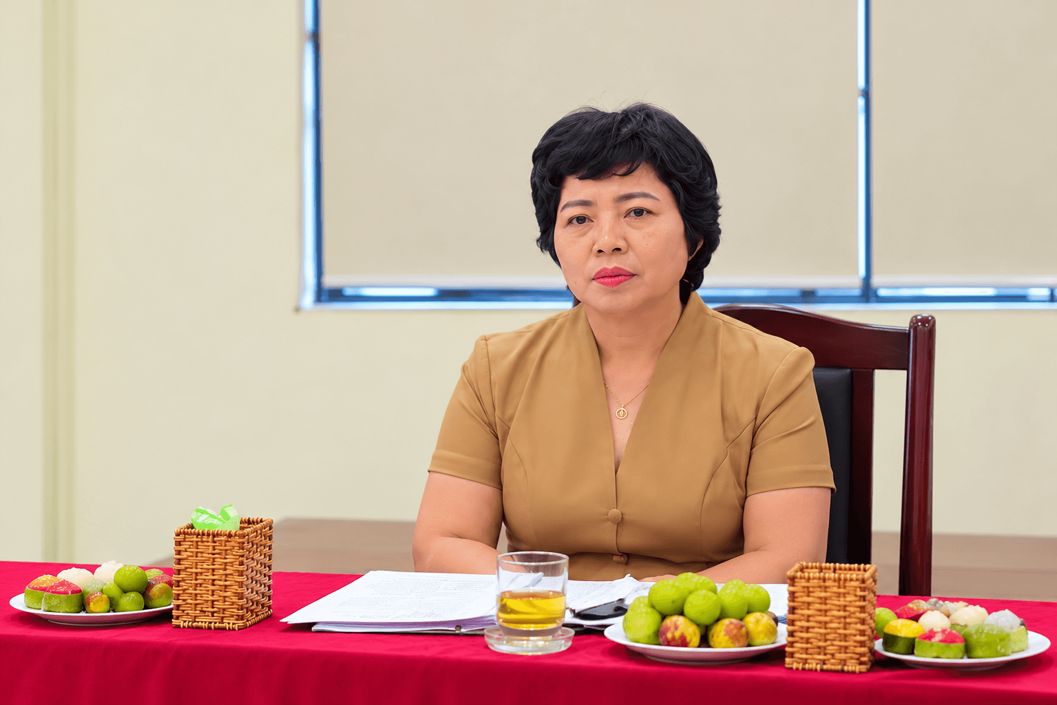 ba-tran-cam-anh-chu-tich-uy-ban-mttq-viet-nam-phuong-yen-hoa.png