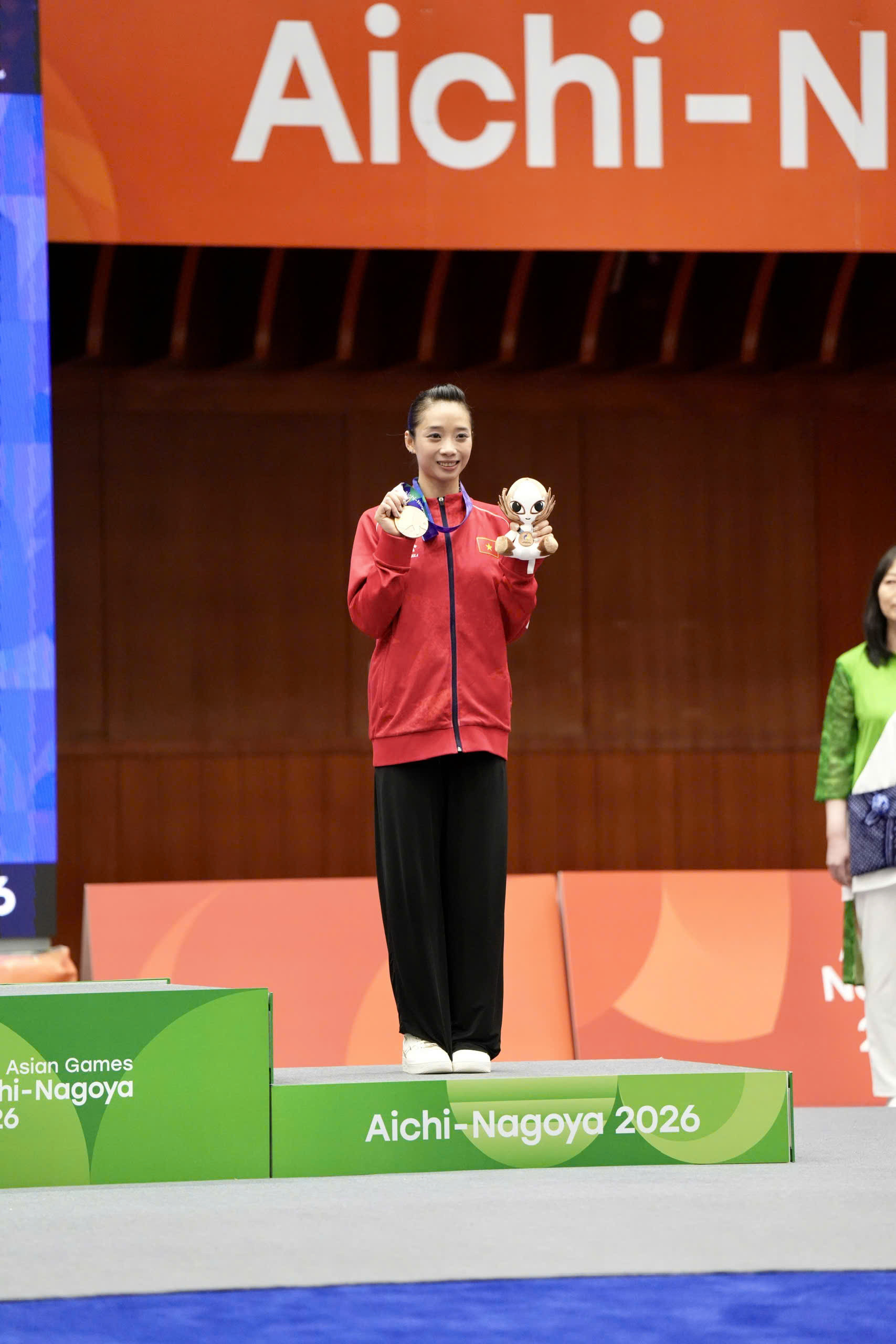 8-duong-thuy-vy.jpg