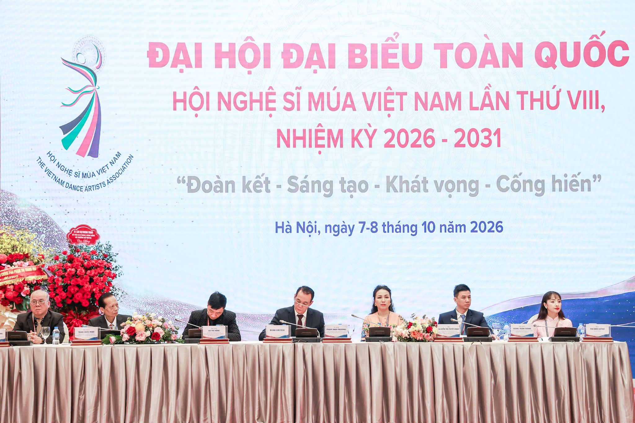 dh-mua-doan-chu-tich.jpg