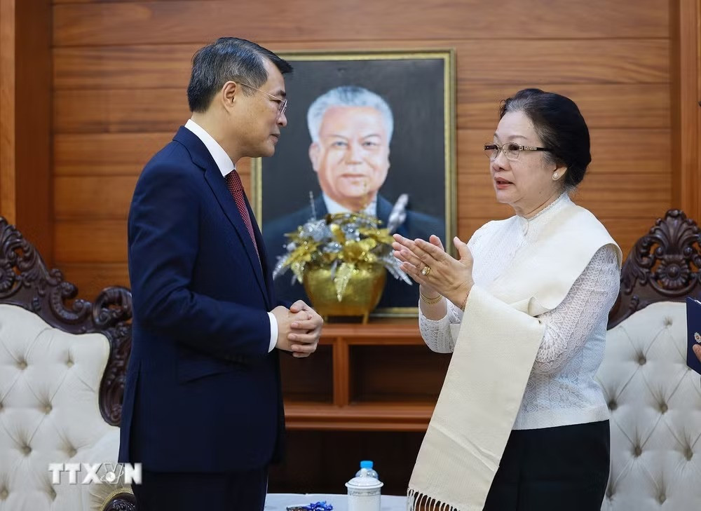 thutuong_lao-091026.jpg