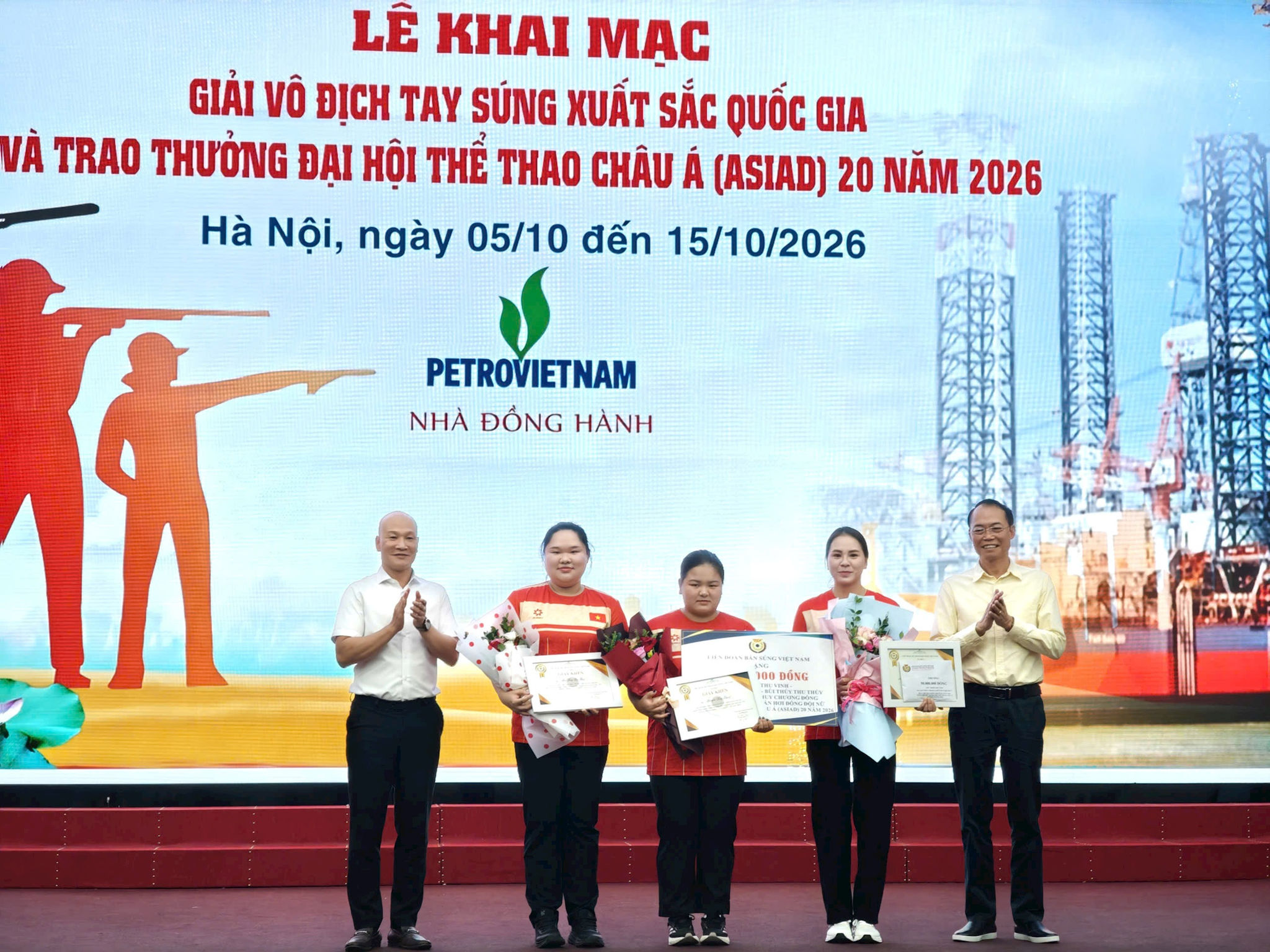 9-trao-thuong-trinh-thu-vinh.jpg