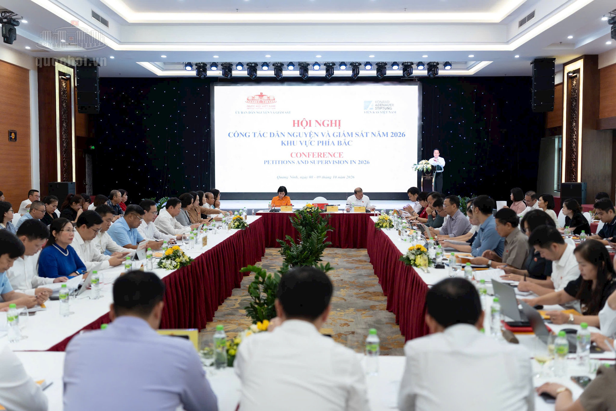 quang-canh-hoi-nghi.jpg