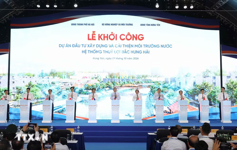 ttxvn_tong-bi-thu-chu-tich-nuoc-du-le-khoi-cong-du-an-nang-cap-hien-dai-hoa-va-cai-thien-moi-truong-nuoc-he-thong-thuy-loi-bac-hung-hai-9076911-2.jpg