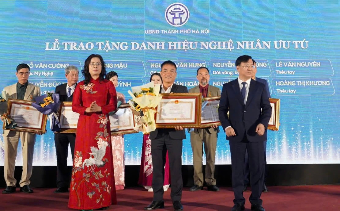 nghe-nhan-uu-tu-dao-viet-binh.jpeg