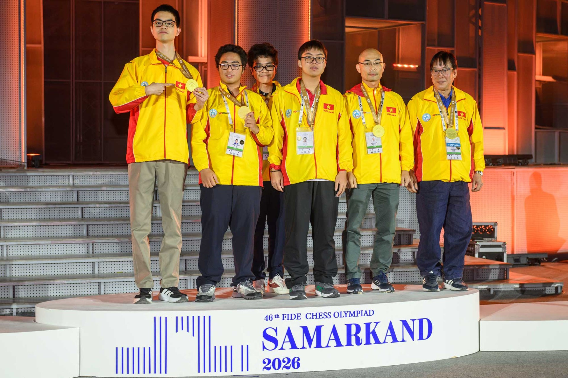 doi-nam-co-vua-viet-nam-nhan-huy-chuong-vang-nhom-b-tai-olympiad-2026.-anh-lien-doan-co-viet-nam.jpg