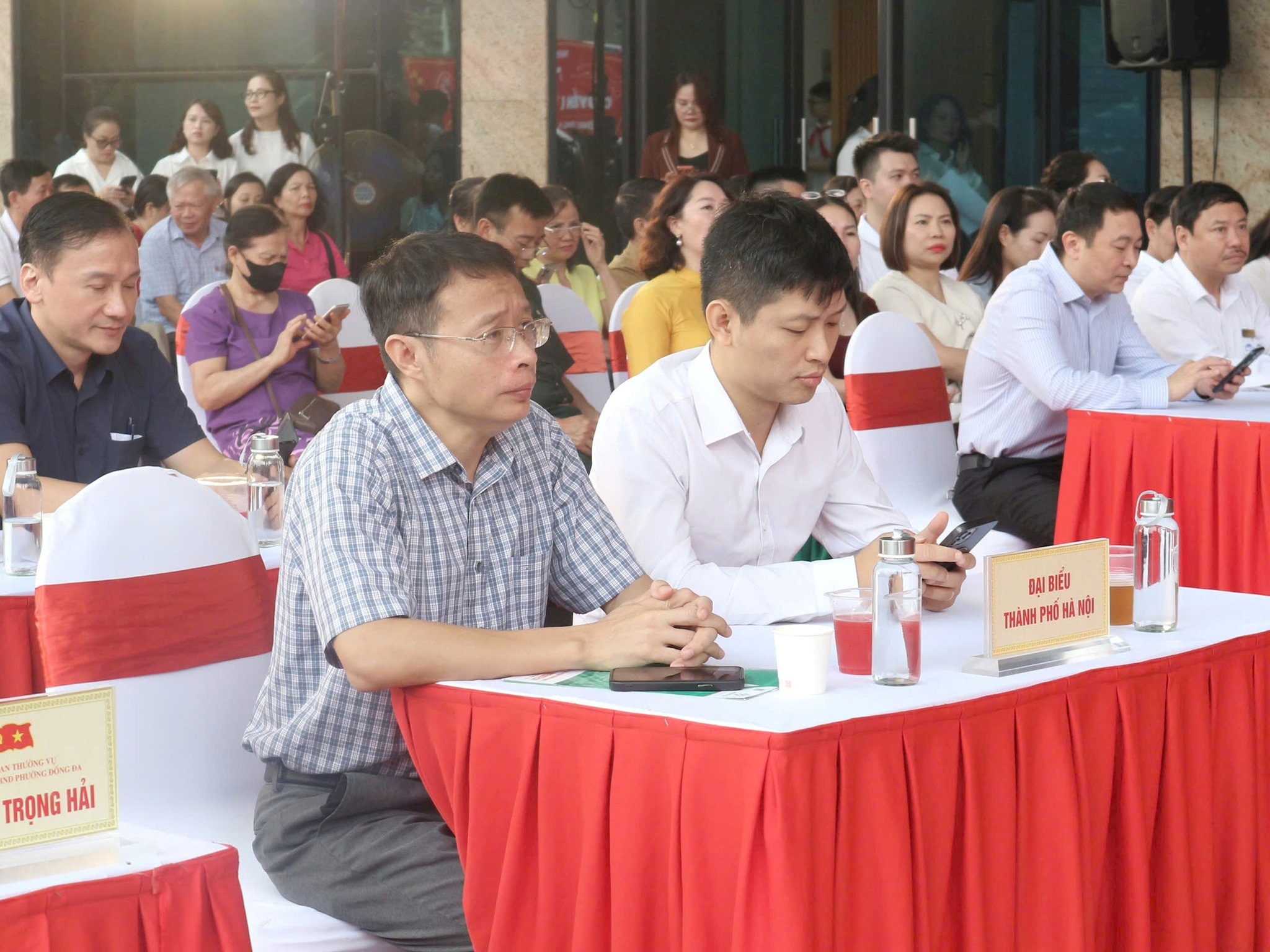 quang-canh-ngay-hoi.jpg