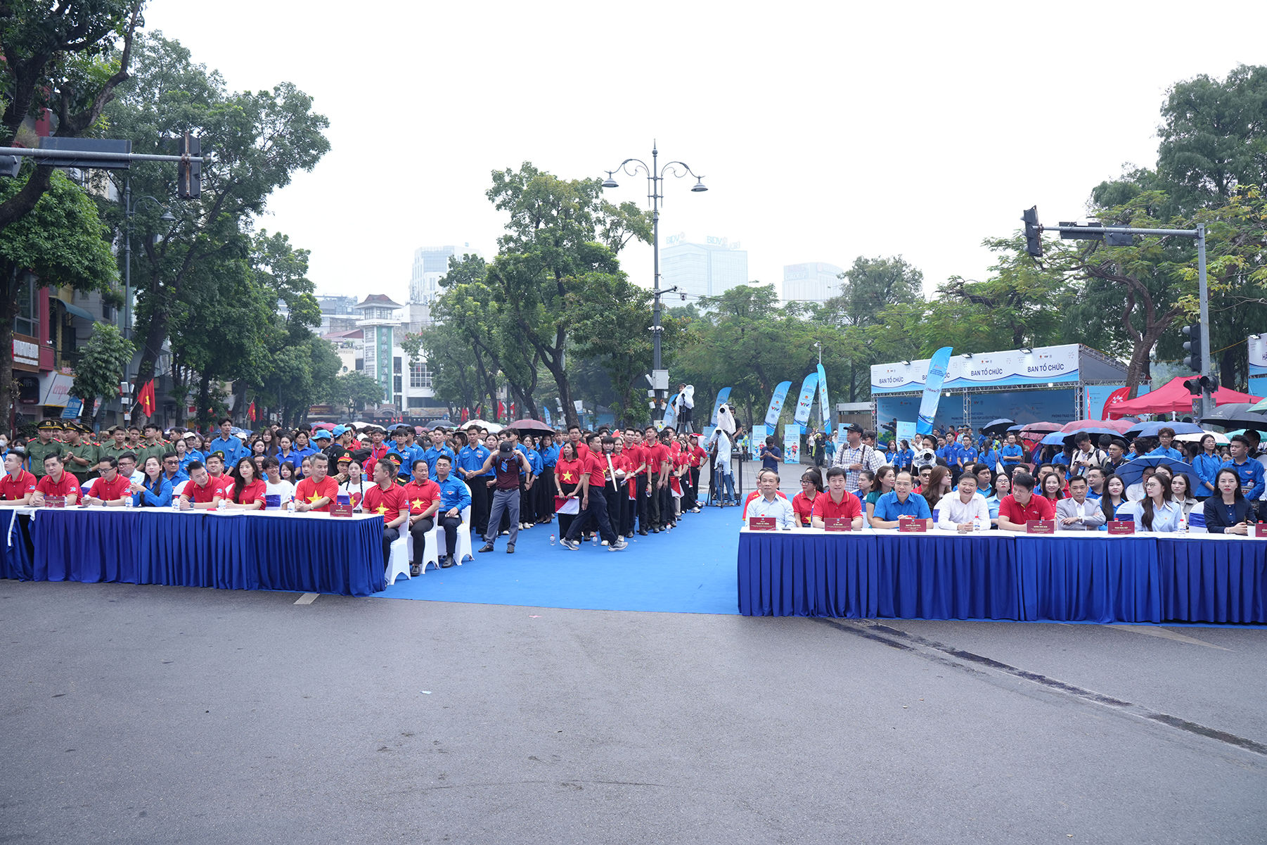 hanh-trinh-toi-yeu-to-quoc-toi-9-.jpg