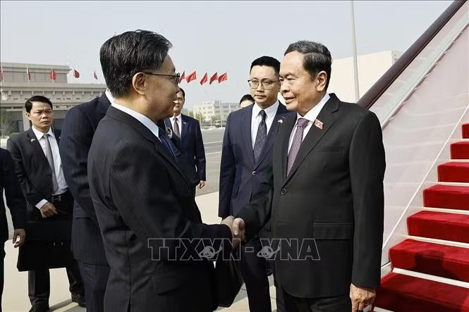 Chủ tịch Quốc hội Trần Thanh Mẫn bắt đầu thăm chính thức Trung Quốc ảnh 2