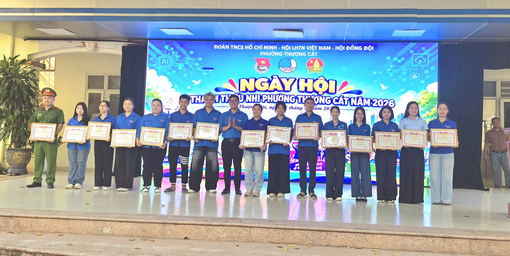 ngayhoi.jpg