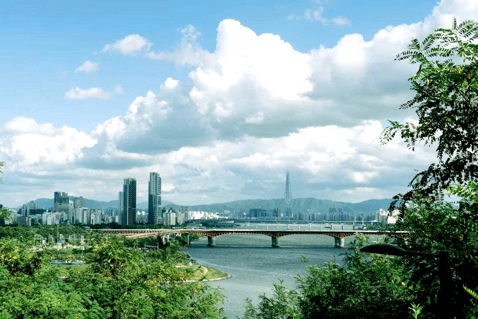 song-han-va-khong-gian-do-thi-seoul-han-quoc-.-anh-unsplash.jpg