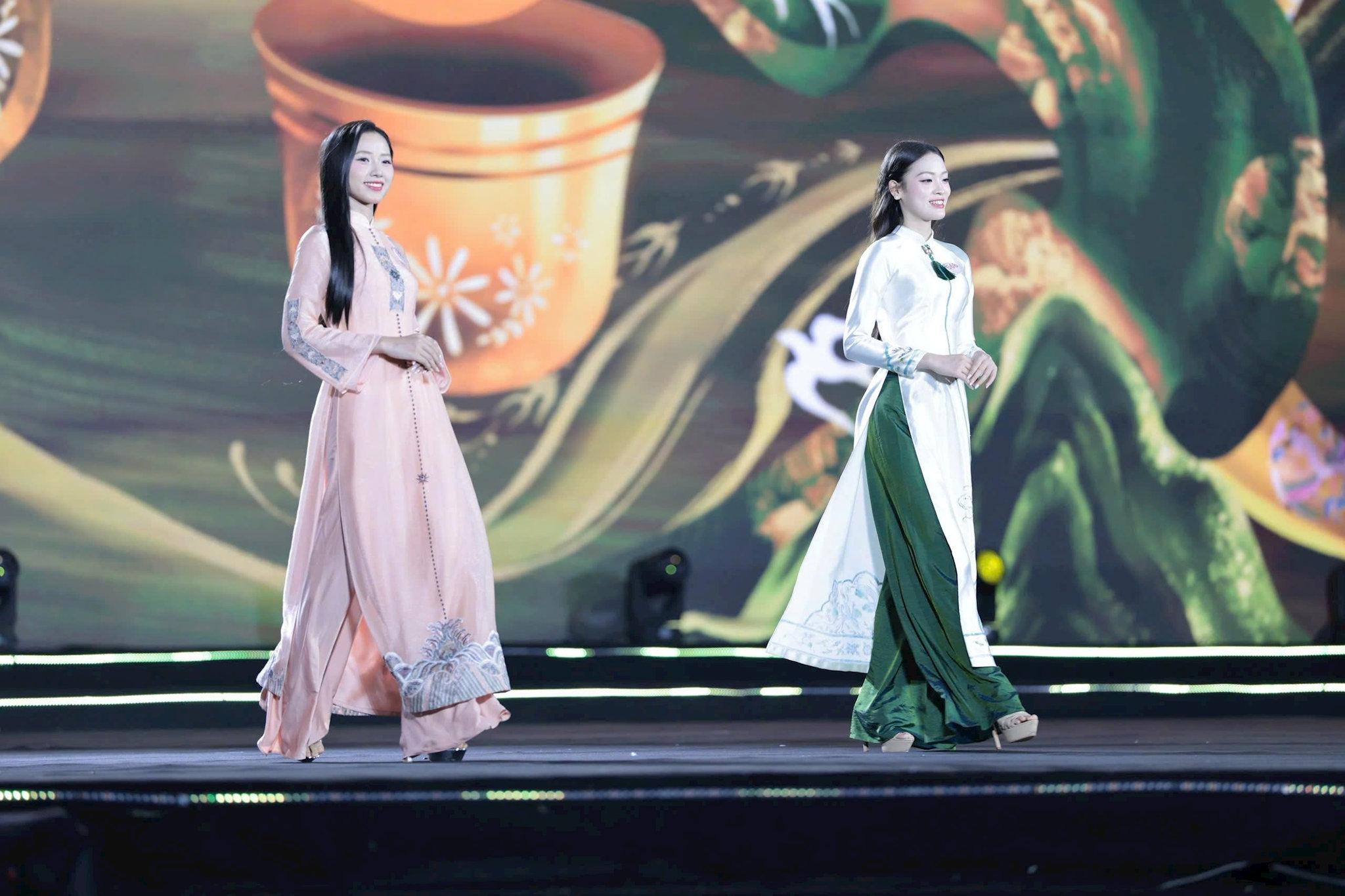 ckhh-ao-dai-2.jpg