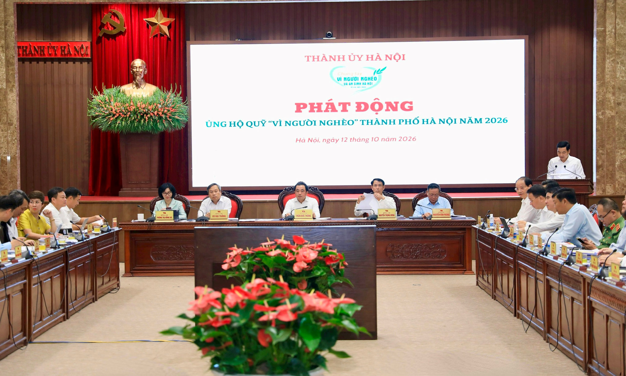 Ủy viên Bộ Chính trị, Bí thư Thành ủy, Trưởng đoàn đại biểu Quốc hội thành phố Hà Nội Trần Đức Thắng cùng các đồng chí lãnh đạo thành phố tham dự phát động. Ảnh: Quang Thái