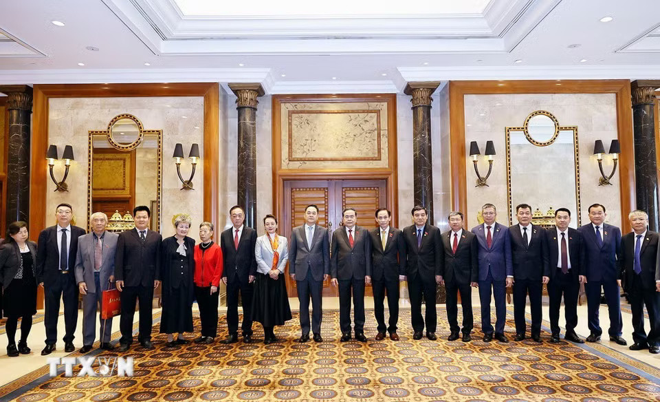 Chủ tịch Quốc hội Trần Thanh Mẫn tiếp các nhân sĩ hữu nghị Trung Quốc. Ảnh: Doãn Tấn/TTXVN